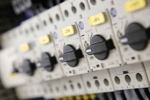 Low-Voltage-600px-wide.jpg Low-Voltage-600px-wide.jpg